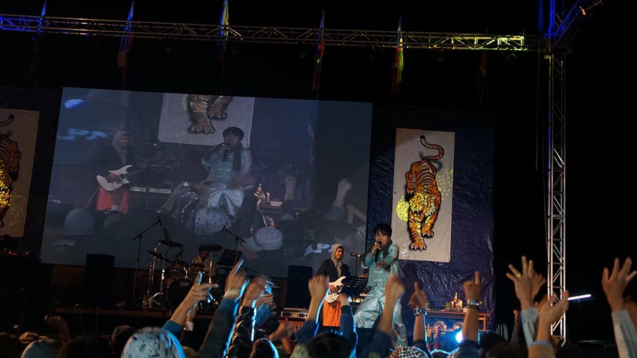 ဝၢၼ်ႈတႆးတီႈမိူင်း Singapore - ၸၢႆးသႅင်ၸွမ်ၾႃ့